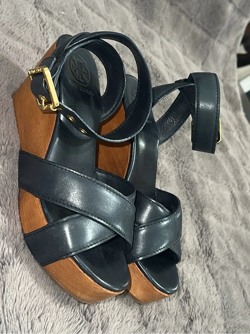 Tory Burch Almita Camel Navy Leather Wedge Sandal Platform. (Shoe14)